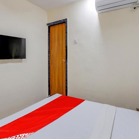 Hotel O Lotus สุรัต ภายนอก รูปภาพ