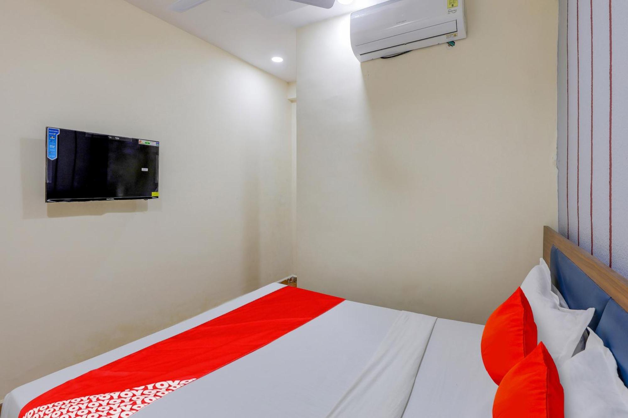 Hotel O Lotus สุรัต ภายนอก รูปภาพ